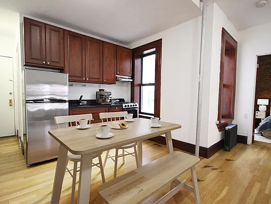 Rented by Compass | media 9