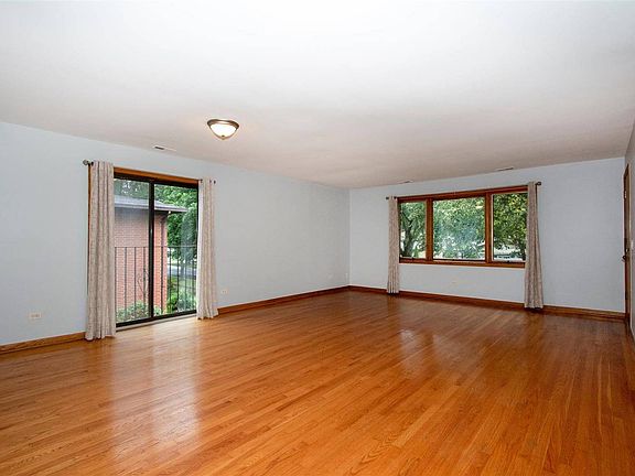 2nd image of 609 S McKinley Ave