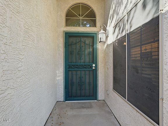 4th image of 2412 E ROSEMONTE Drive