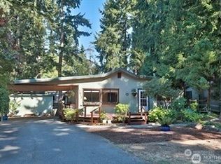 7913 San Juan Ave, Clinton, WA 98236