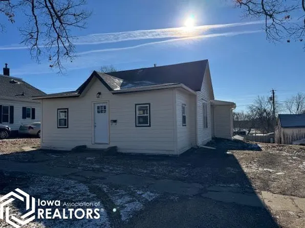 406 Jackson St, Bedford, IA 50833