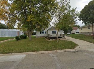 106 N 4th Ave, Dedham, IA 51440