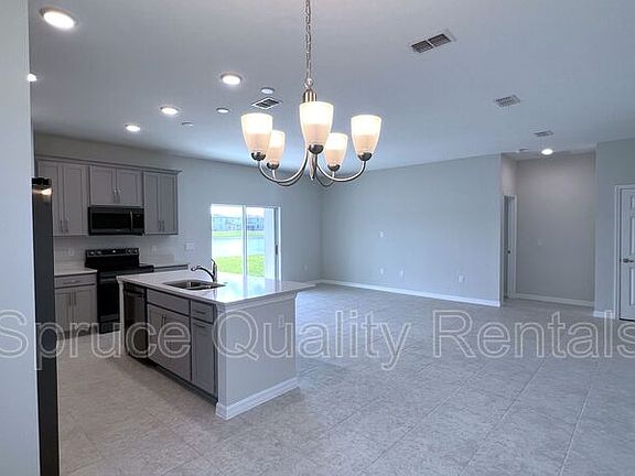 3rd image of 1493 Grassland Ave