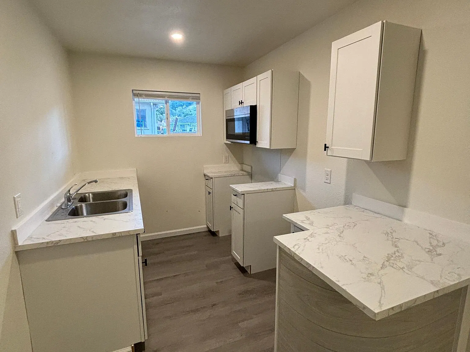 2 bed, 750 sqft, $2,850 — Photo 2