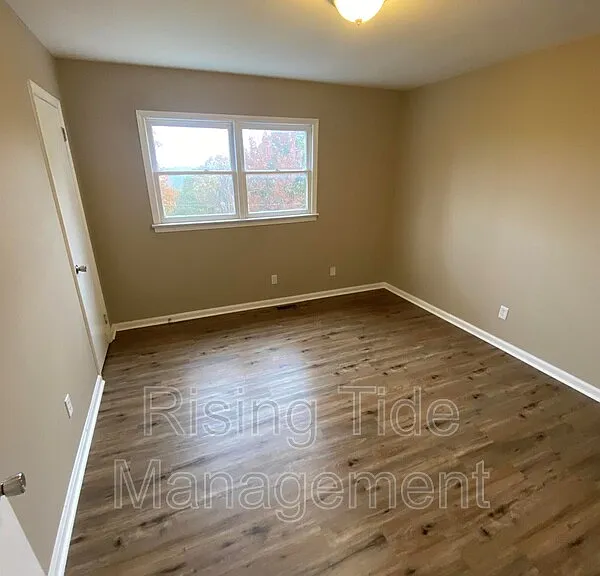 405 Lance Ln — Photo 7