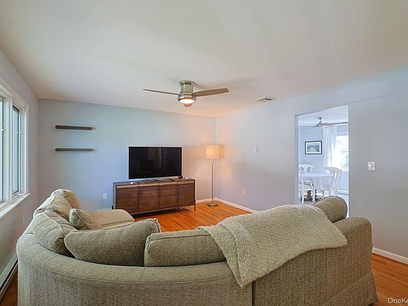 4th image of 552 Lake View Terrace
