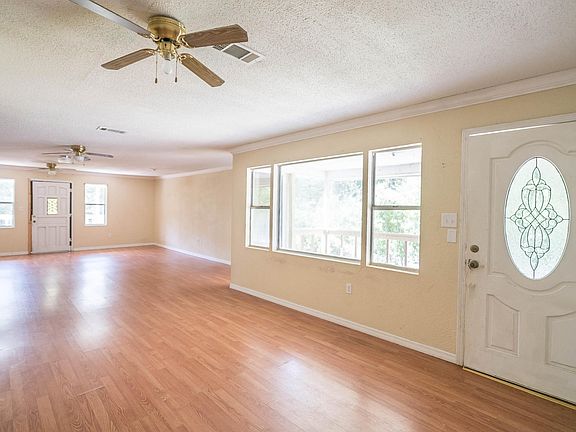 4th image of 8500 Simmons Bayou Dr