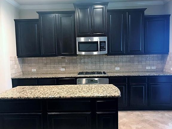 5th image of 709 Rolling Brook Ln