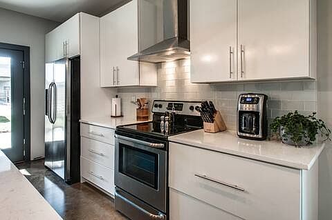 3rd image of 1069A 2nd Ave S