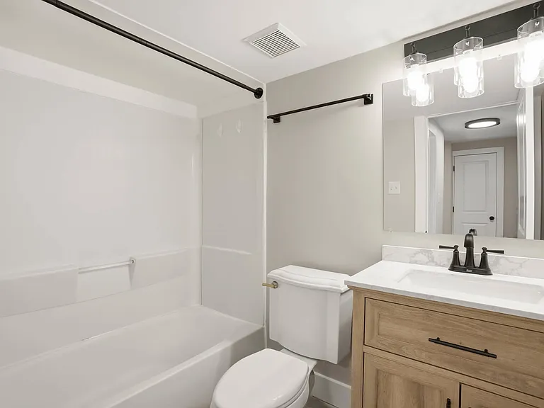 Newly updated upper full bath