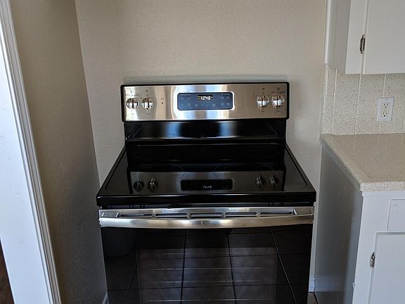 2nd image of 617 Robinson St APT 1