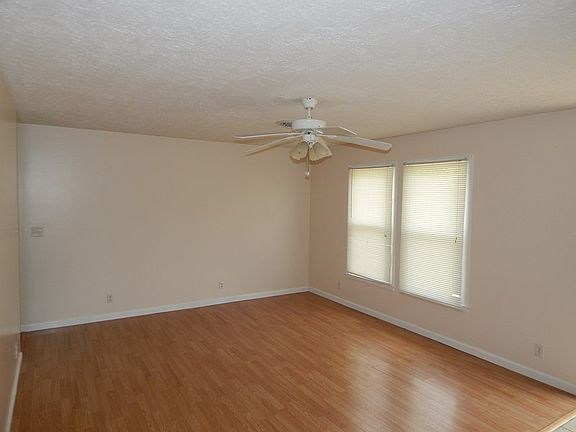 5th image of 374 Kenbrook Dr