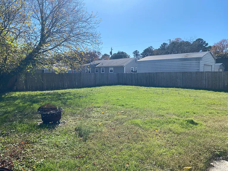 5209 Poston Ln #B — Photo 41