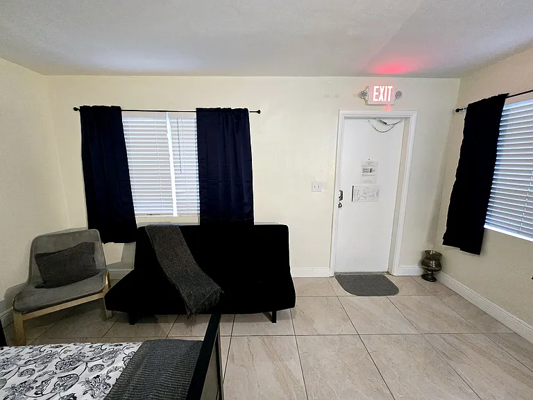 2305 Monroe St #4 — Photo 12