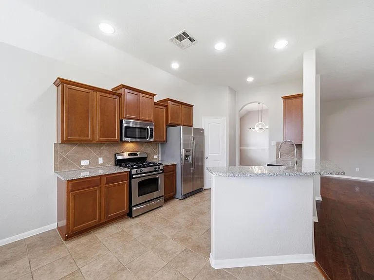 4207 Canterbury Park Ln — Photo 16