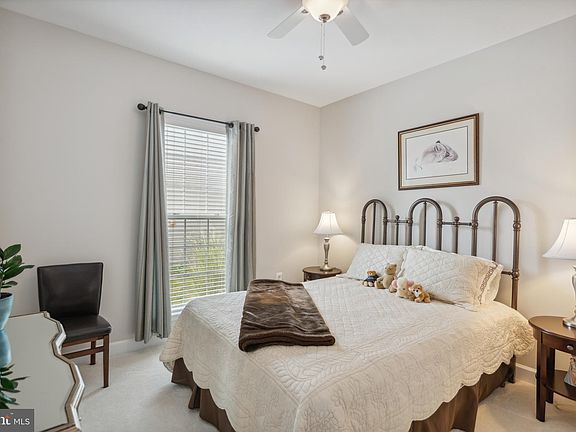5th image of 19 Eagle Bluff St