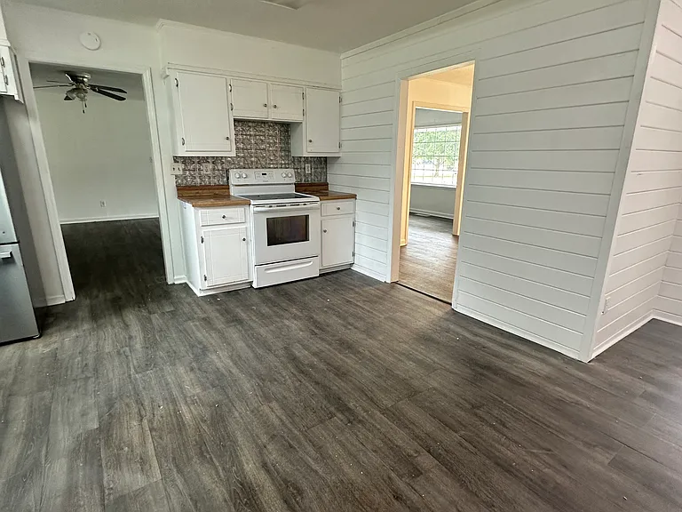 802 Oak Hurst Dr — Photo 9