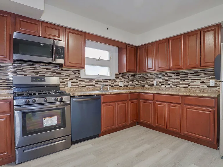 502 Avenue E #2 — Photo 18