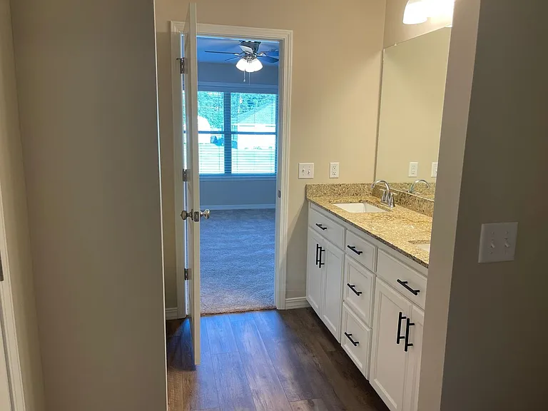 102 Praire Creek Dr — Photo 3