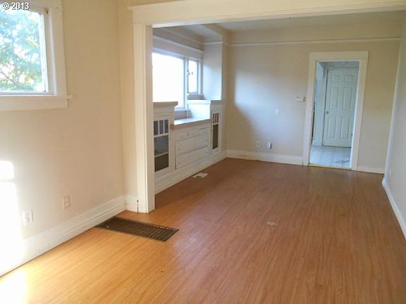 4th image of 3115 North St
