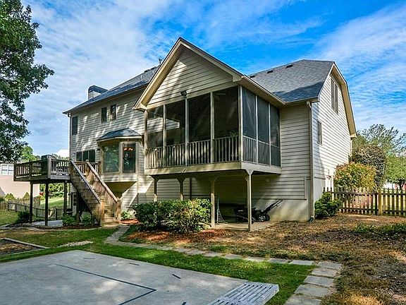 3rd image of 3104 Brookgreen Trl