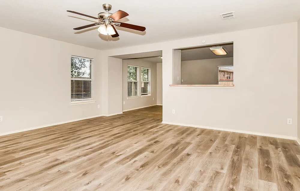 4 bed, 2.0 bath, 1873 sqft, $2,640 — Photo 4