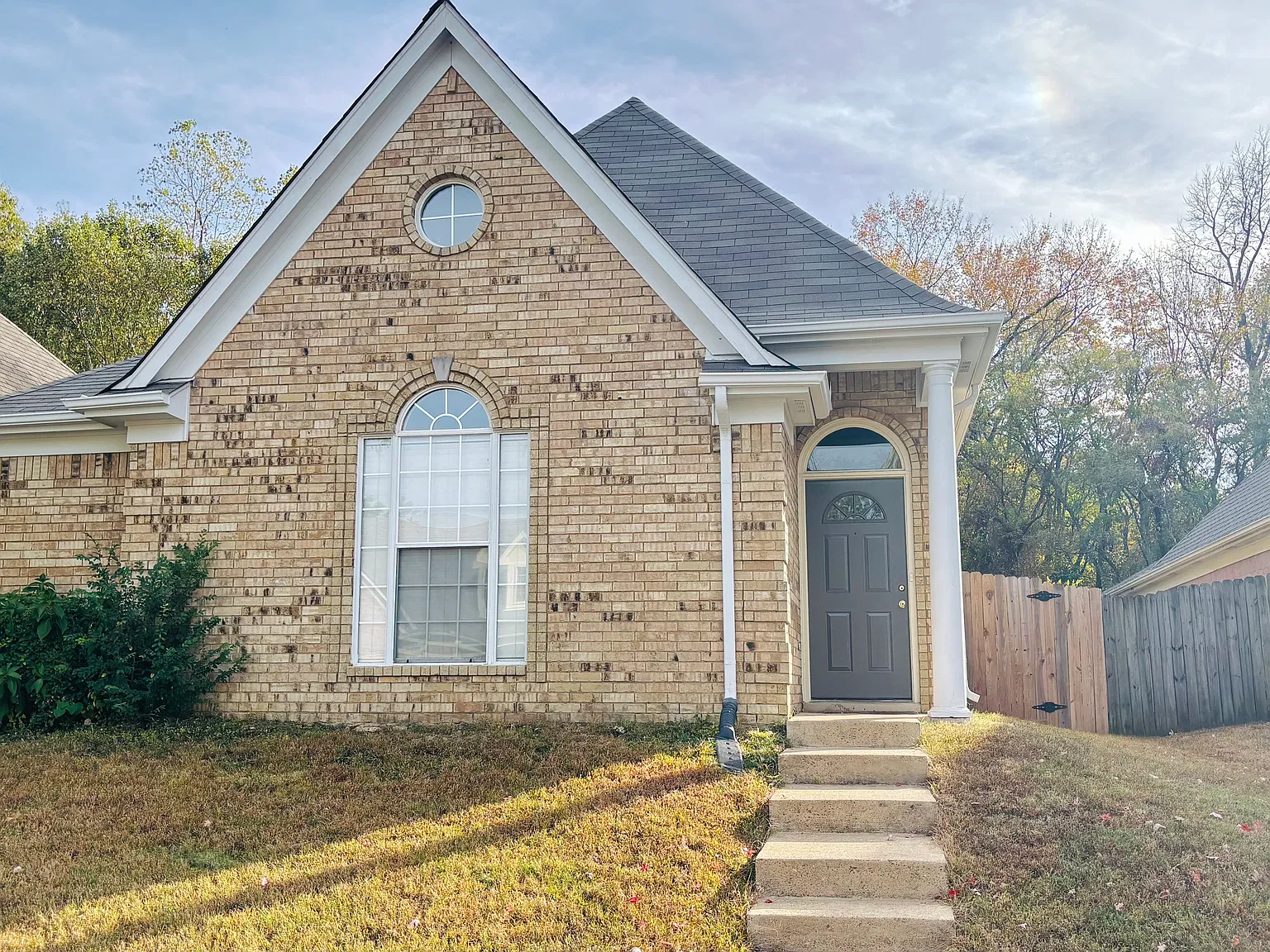 3 bed, 1408 sqft, $1,595 — Photo 1