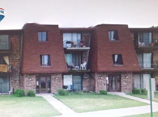 7449 W 55th Pl APT 2C, Summit, IL 60501