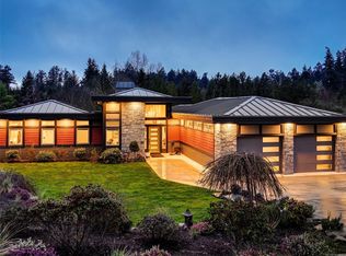 1096 Maple Rd, North Saanich, BC V8L 5P5