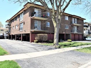 10440 S Mason Ave #101, Oak Lawn, IL 60453