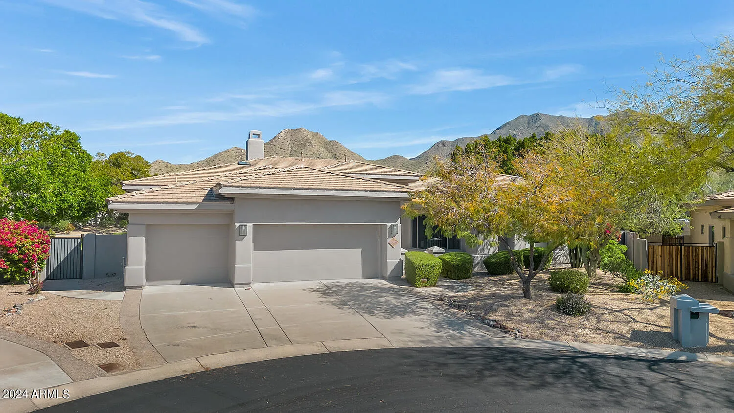 4 bed, 4.5 bath, 4065 sqft, $9,995 — Photo 2