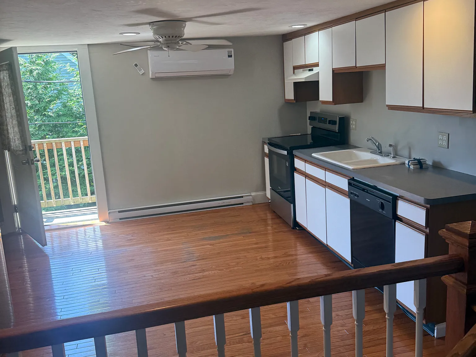 2 bed, 800 sqft, $2,100 — Photo 4