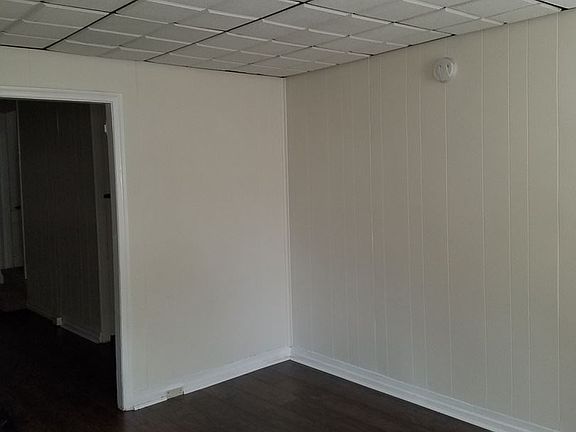 3rd image of 432 W Franklin St