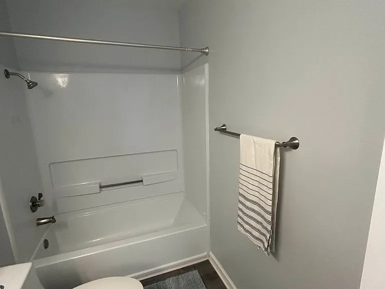 Creekside Apartments — Photo 13