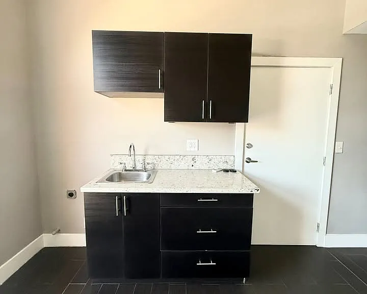 2330 E Cesar E Chavez Ave #5 — Photo 5