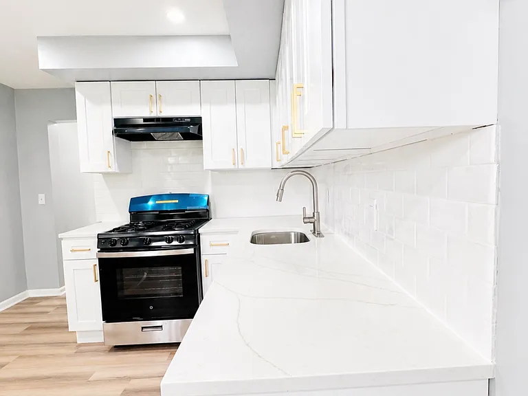 369 S 19th St #2 — Photo 5