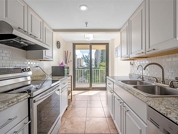 5th image of 2750 NE 183rd St APT 804