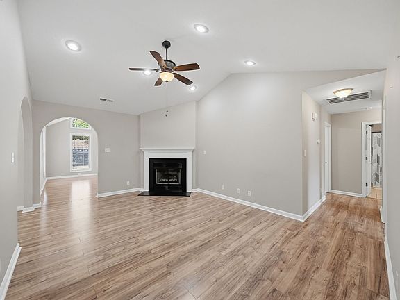 2nd image of 1838 Pipers Ridge Cir NW