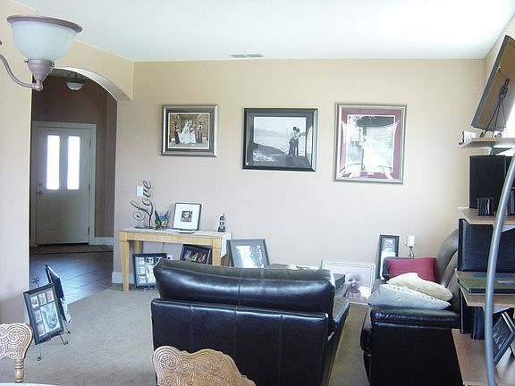 4th image of 201 Serranos Ct