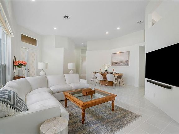4th image of 120 Coral Cay Dr