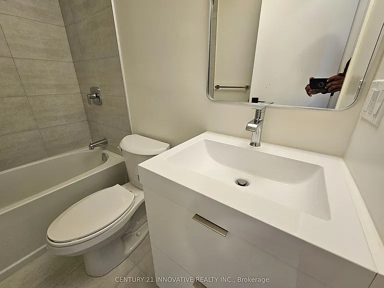 33 Erie Ave #702 — Photo 16