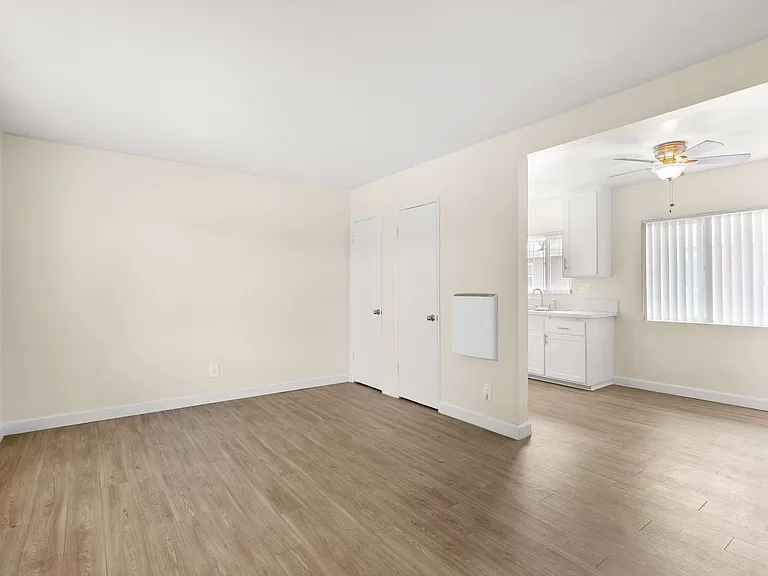 Linden Court Apartments — Photo 52