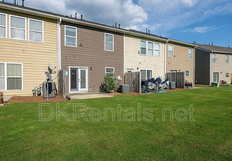 1959 Lakeshore Overlook Cir NW — Photo 12