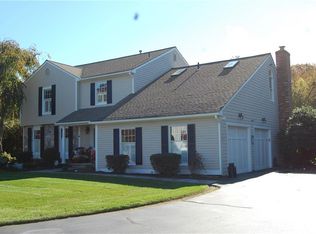 82 Martingale Dr, Warwick, RI 02886