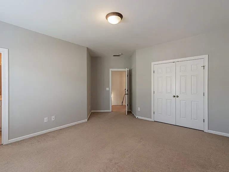 412 Meadowcrest Cir — Photo 23
