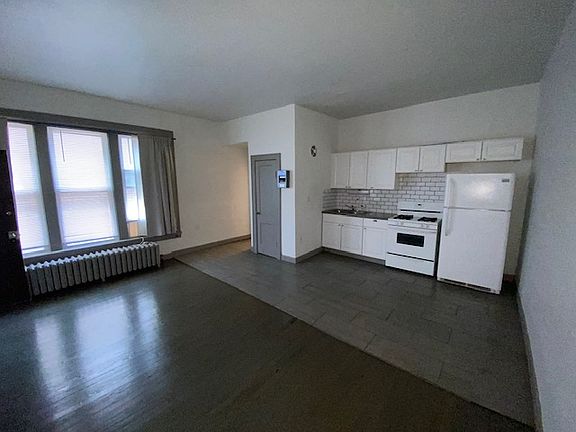 3rd image of 571 E Rich St APT 2