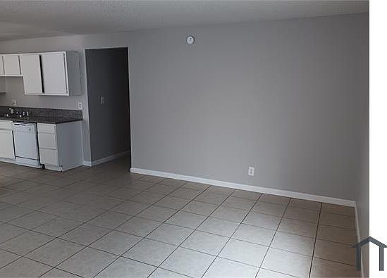 5th image of 2293 Exeter Dr APT B