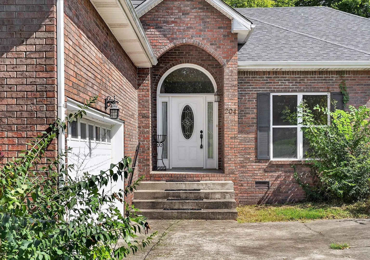 Beautiful 3 Bedroom 3 Bath Home For Rent! — Photo 4