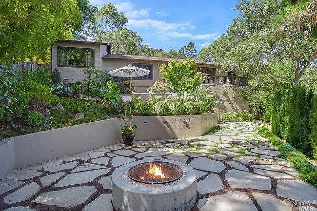 1st image of 15 Owlswood Dr