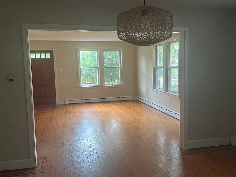 126 W York St — Photo 6